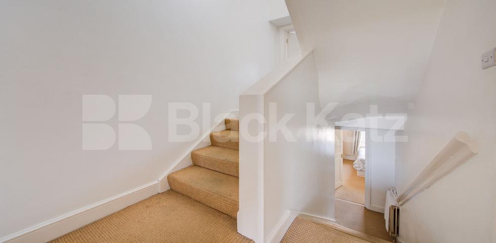 			INCULSIVE OF COUNCIL TAX & TV LICENSE, 3 Bedroom, 1 bath, 1 reception Flat			 Hanley Road *inc council tax and TV license*, FINSBURY PARK-STROUD GREEN